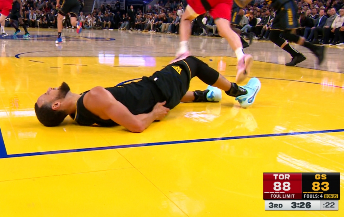 现阶段是否考虑让库里休息1晚?科尔:那由队医定 也会和库里商量