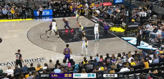 热得发烫！东契奇弧顶横移晃开防守 投进个人首节第3个三分