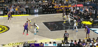热得发烫！东契奇弧顶横移晃开防守 投进个人首节第3个三分