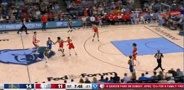 个人表演?库里4分钟连轰4个三分+1抢断2助攻！直接拉开分差！