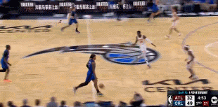 穷追猛打！科尔-安东尼三分率队领先20分 替补得分魔术23-6老鹰